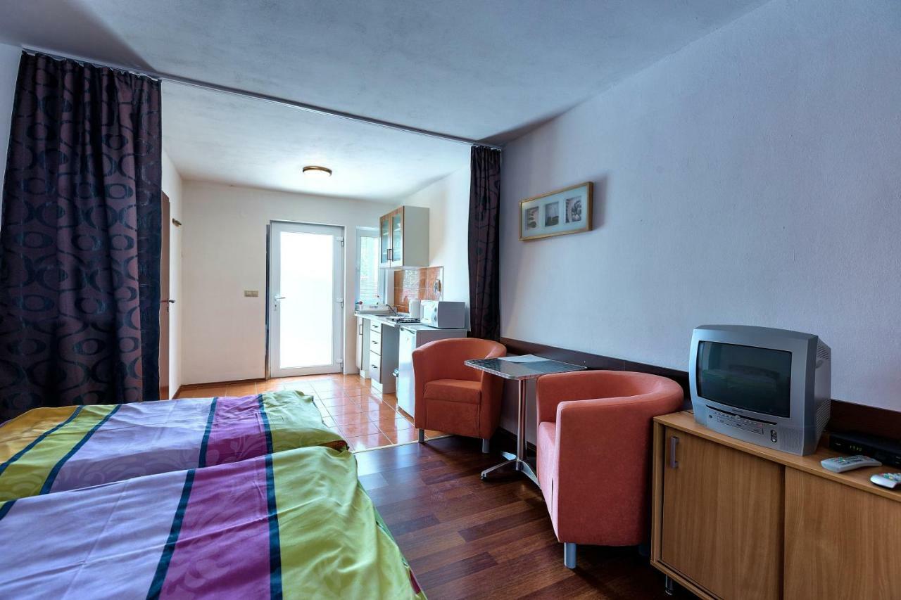 Apartmánový dom RED Podhájska Exterior foto