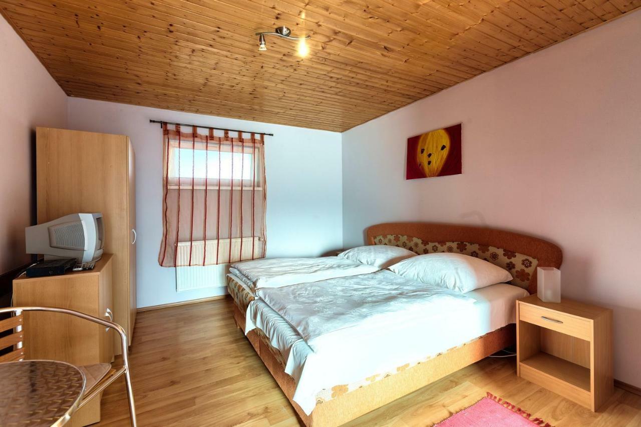 Apartmánový dom RED Podhájska Exterior foto