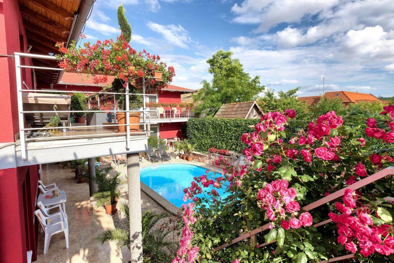 Apartmánový dom RED Podhájska Exterior foto