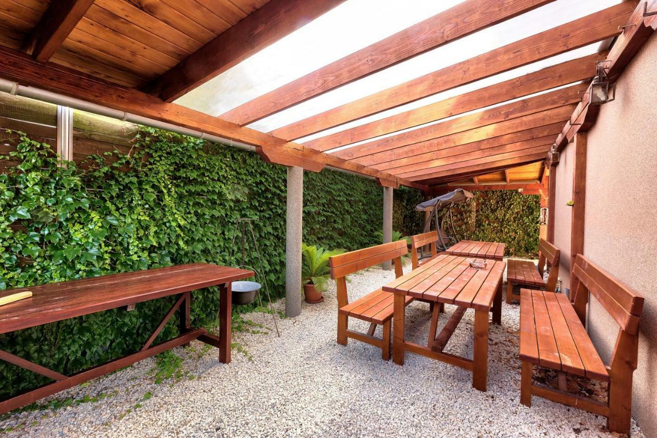 Apartmánový dom RED Podhájska Exterior foto