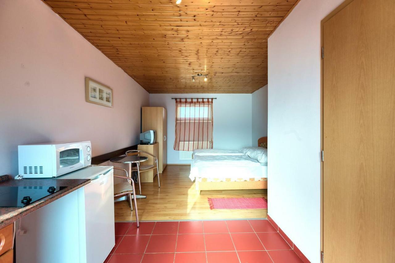Apartmánový dom RED Podhájska Exterior foto