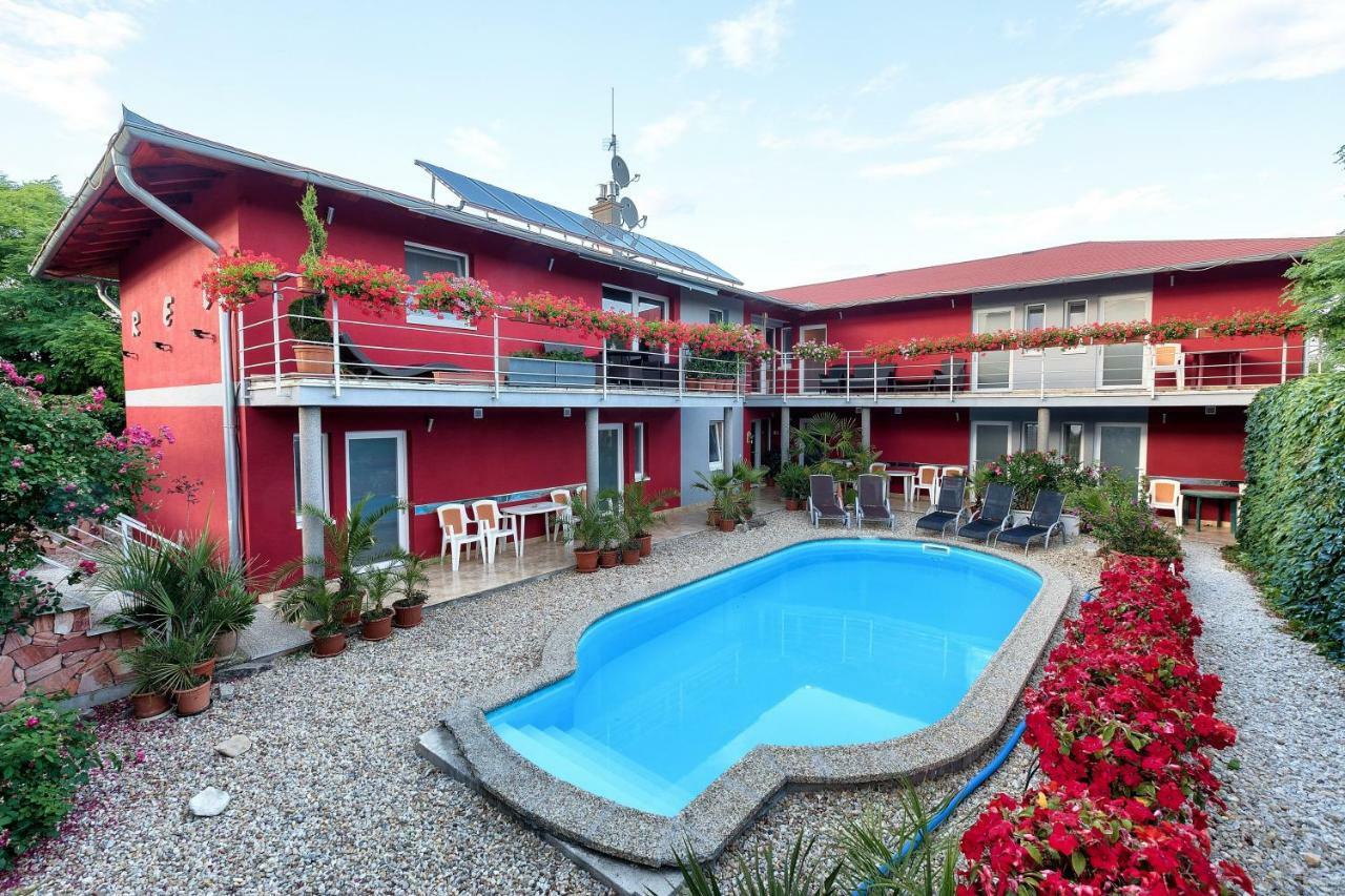 Apartmánový dom RED Podhájska Exterior foto