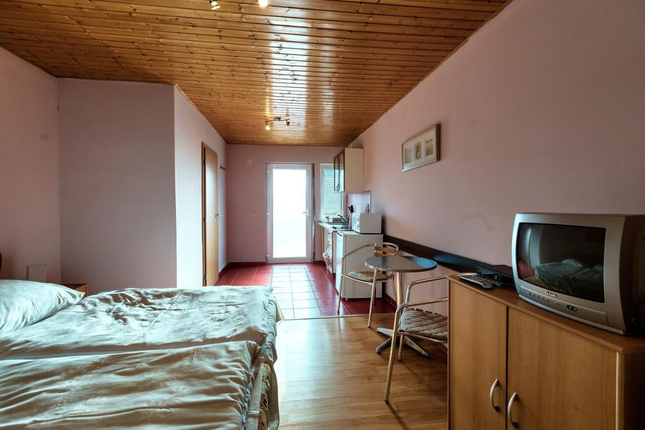 Apartmánový dom RED Podhájska Exterior foto
