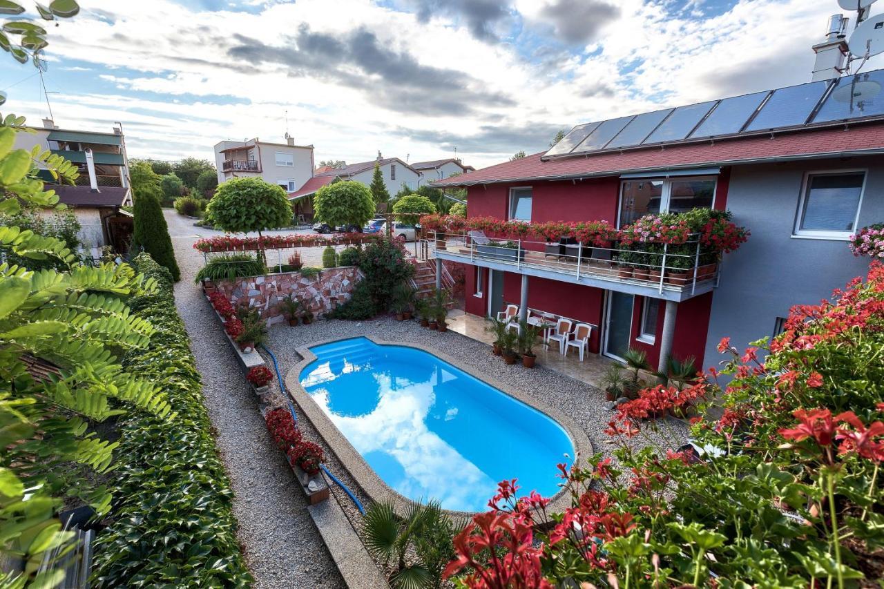 Apartmánový dom RED Podhájska Exterior foto